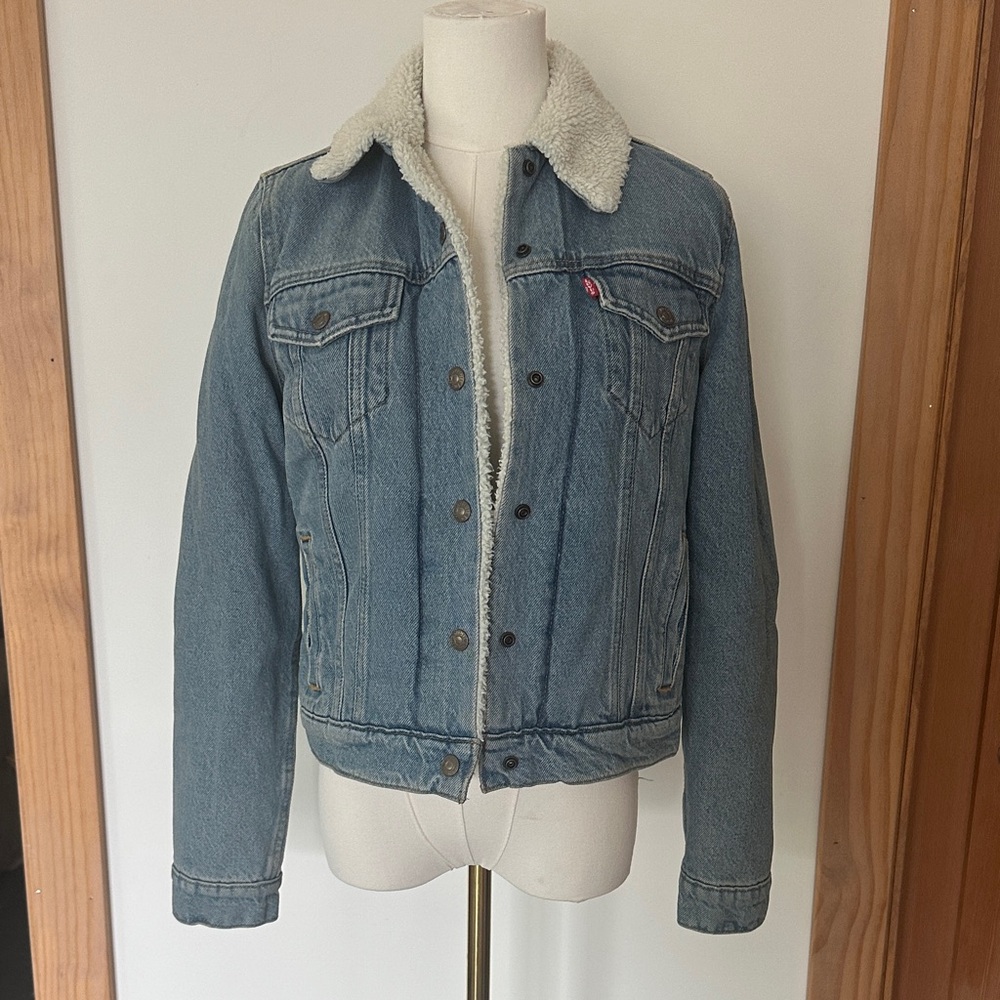 Levi's Light Blue Denim Jacket with Cream Sherpa Collar